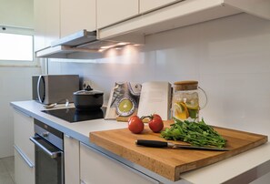 Micro-ondas, fogão, cooktop, lava-louças