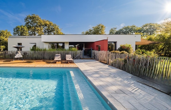 Piscine extérieure, piscine chauffée