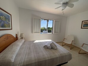 2 chambres, fer et planche Ă repasser, Wi-Fi, literie fournie