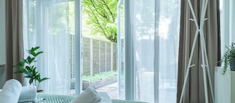 Séjournez à Bed en Koffie dans un appartement Tilburg moderne et entièrement équipé, idéalement situé pour visiter le poppodium Overnachten, Efteling overnachten ou Safaripark Beekse Bergen.