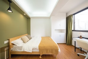 Comfort Apartment, 4 Bedrooms, Non Smoking | Desk, laptop workspace, blackout drapes, iron/ironing board