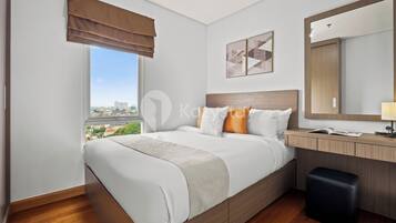 Apartamento, 3 habitaciones, vistas a la ciudad | 3 dormitorios, tabla de planchar con plancha, wifi gratis