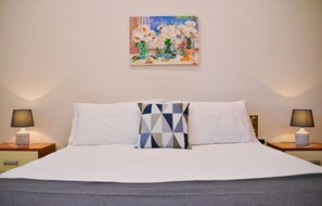 2 bedrooms, down comforters, free WiFi, bed sheets