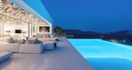 Oasis of Luxury & Style, Premier Gated Community, Incredible Vibe, Sea Views