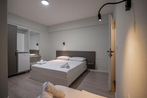 Triple Room with City View