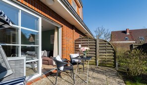 Outdoor dining - Charming Beachside Apartment "Strandkorb" in Büsum - Ideal for Families (Büsum)