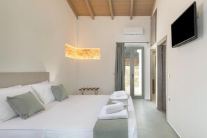 Villa, Mountain View | 2 bedrooms, in-room safe, blackout drapes, iron/ironing board - Villa Lakioto (Polemarchi)