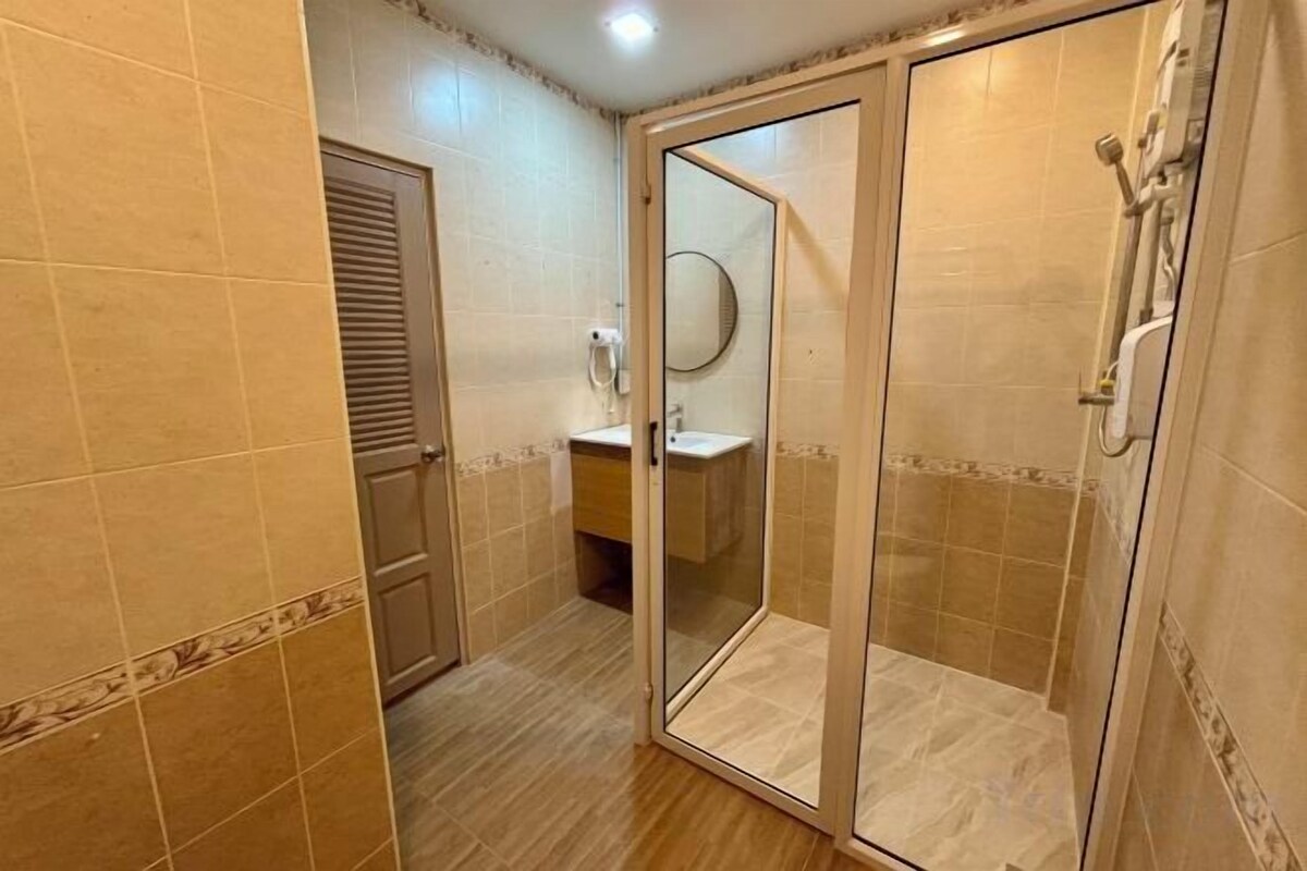 Bathroom | Shower, free toiletries, hair dryer, towels
