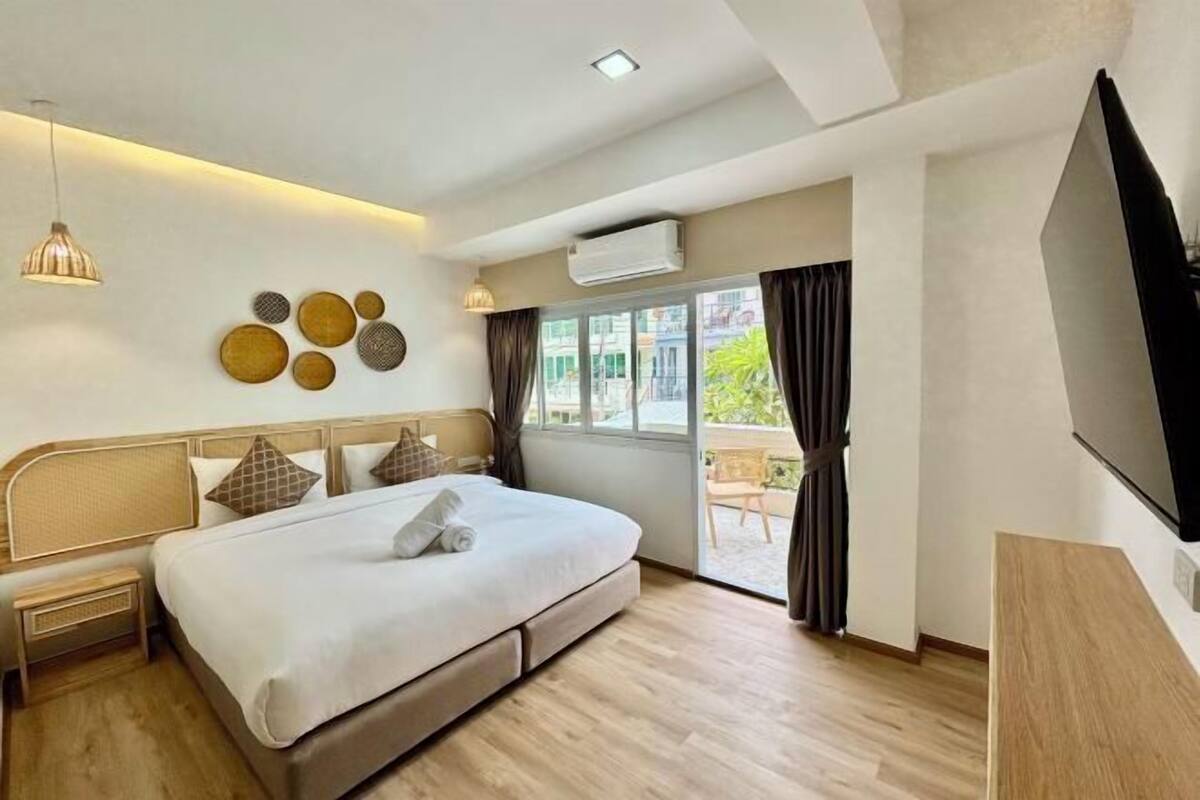 Caja fuerte, cortinas opacas, wifi gratis y ropa de cama