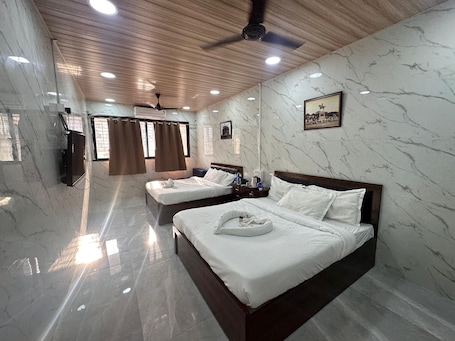 Caja de seguridad en la habitación y cortinas blackout