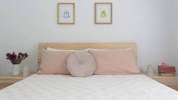 3 bedrooms, iron/ironing board, free WiFi, bed sheets