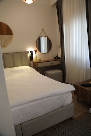 Premium bedding, minibar, in-room safe, individually decorated - Agion Living (Istanbul)