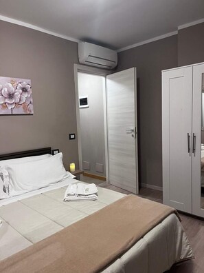 1 Schlafzimmer, Bügeleisen/Bügelbrett, Bettwäsche