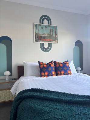 4 bedrooms, iron/ironing board, WiFi, bed sheets - Yarrawonga by Twin Palms - Luxury Family Retreat (Yarrawonga)