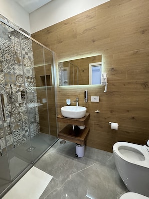 Dusche, Bidet