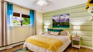 3 bedrooms, desk, iron/ironing board, free WiFi