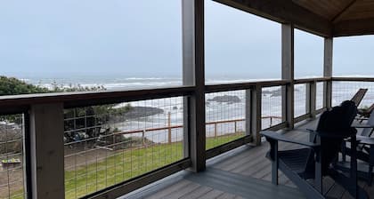 Spectacular Ocean Front Home - 30+ Night Stays! Hot Tub, Dog Friendly!