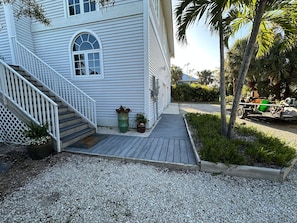 Property grounds - Rabbit Foot Retreat- Still Open January 3rd-February 1st, 2026! (Sanibel)