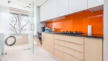 Køleskab, mikrobølgeovn, ovn, opvaskemaskine