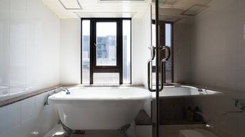 風筒、提供毛巾、番梘、廁紙