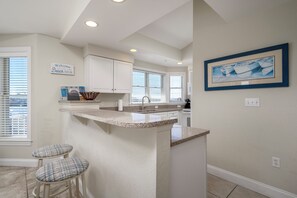 Microwave, dishwasher