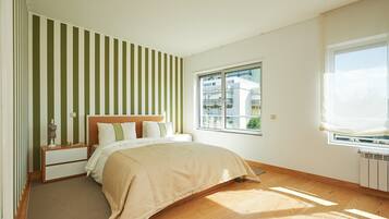 4 Schlafzimmer, Zimmersafe, Bügeleisen/Bügelbrett