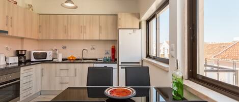 Fridge, microwave, oven, dishwasher
