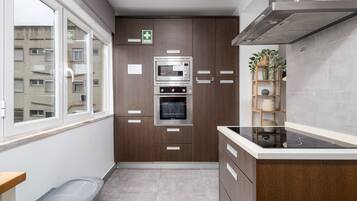 Fridge, microwave, oven, dishwasher