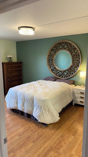 2 Bed 2 Bath Condo Near Beaches in Charming Fort Myers with Pool, WiFi, AC, TV