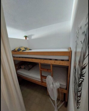 2 bedrooms