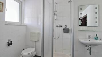 Shower, towels, soap