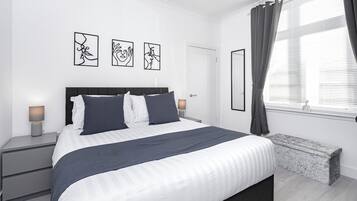 1 slaapkamer, een strijkplank/strijkijzer, wifi, beddengoed
