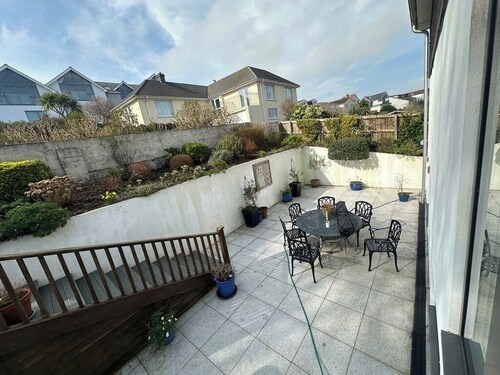 Spacious and Modern Seaside Home, 5 mins wlk from the centre of Salcombe