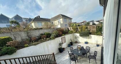 Spacious and Modern Seaside Home, 5 mins wlk from the centre of Salcombe