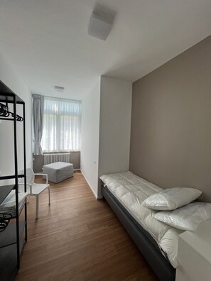 3 Schlafzimmer, Bügeleisen/Bügelbrett, Bettwäsche
