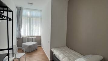 2 chambres, fer et planche Ă repasser, draps fournis