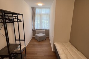 2 bedrooms, iron/ironing board, bed sheets - Villa Riviera 287 - Appartamento Sole (Pescara)