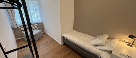 3 室のベッドルーム、アイロン / アイロン台、ベッドシーツ