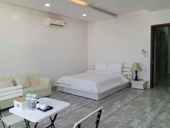 Studio, City View | Desk, laptop workspace, soundproofing, free WiFi - TQ 2 Hotel & Apartment (Hai Phong)