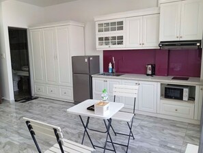 Studio, City View | 1 bedroom, desk, laptop workspace, soundproofing