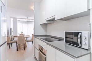 Microwave, oven, dishwasher - RentitSpain – TRM 3 Nasila Golf & Beach in Motril (Motril)