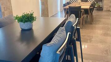 House, 3 Bedrooms, Accessible, Smoking | Dining room