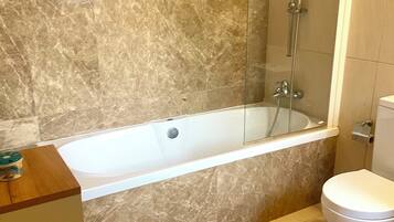 House, 3 Bedrooms, Accessible, Smoking | Bathroom