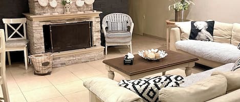 House, 3 Bedrooms, Accessible, Smoking | Living room