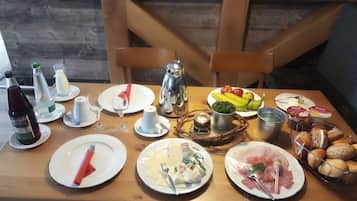 Desayuno bufé gratuito y diario