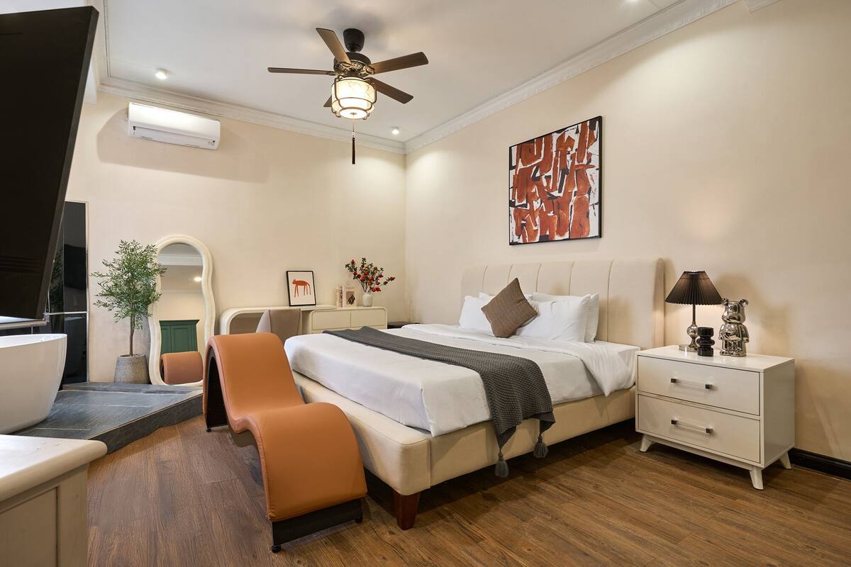 Executive Suite With City View