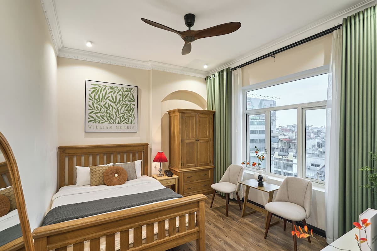 Panoramic Double Room | 1 bedroom, desk, laptop workspace, blackout drapes