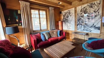 Fireplace, DVD player