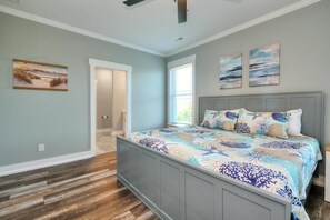 4 عدّة غرف نوم وواي فاي مجانًا وملاءات أسرّة