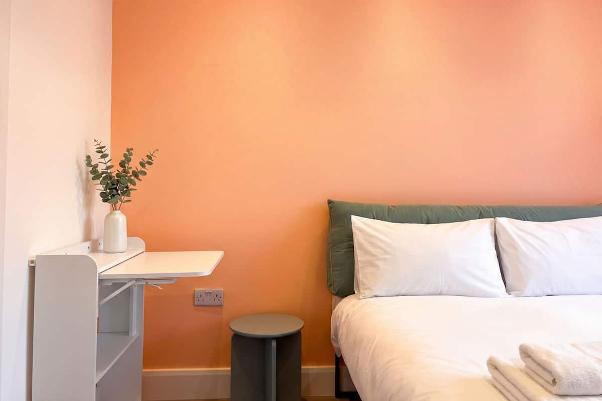 Chambre Double Économique, salle de bains attenante (Ground floor)